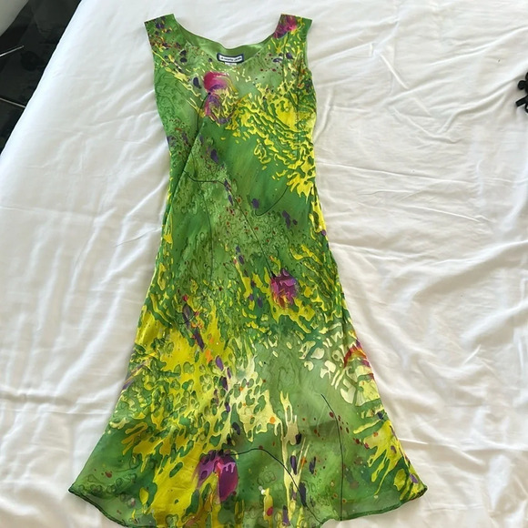 simply silk Dresses & Skirts - Vintage Silk midi dress